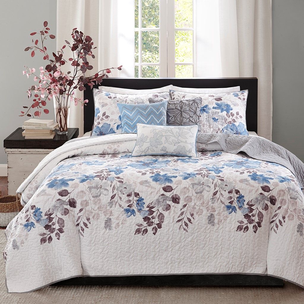 6 Piece Printed Quilt Set with Throw Pillows Blue Full/Queen