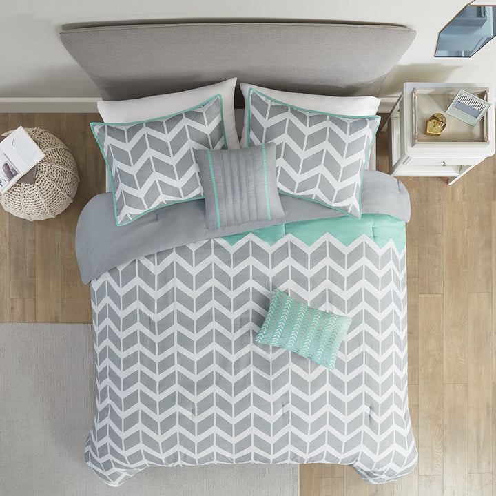 Nadia Comforter Set