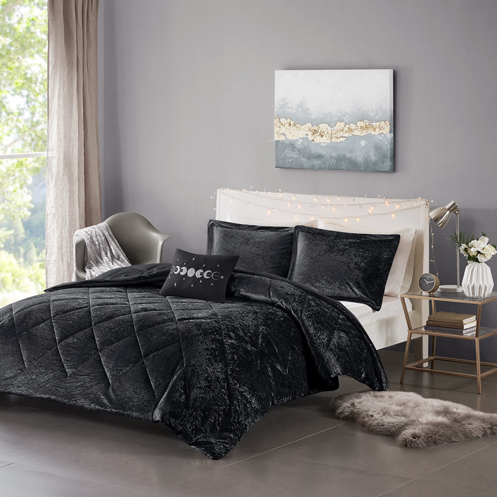 Felicia Velvet Comforter Set