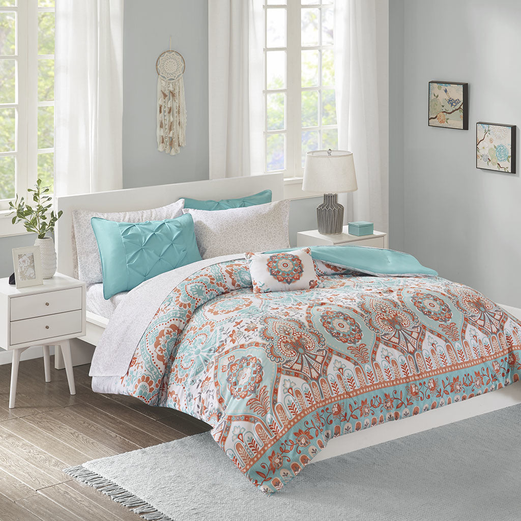 Vinnie Boho Comforter Set with Bed Sheets